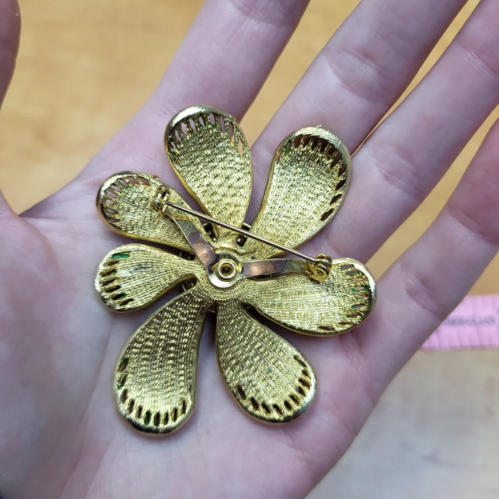 Elegant Green and Gold Flower Brooch